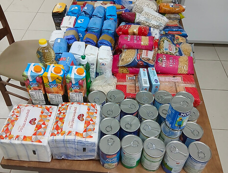 Προσφορά τροφίμων απο τον Πολιτιστικό Σύλλογο Καραβαδου